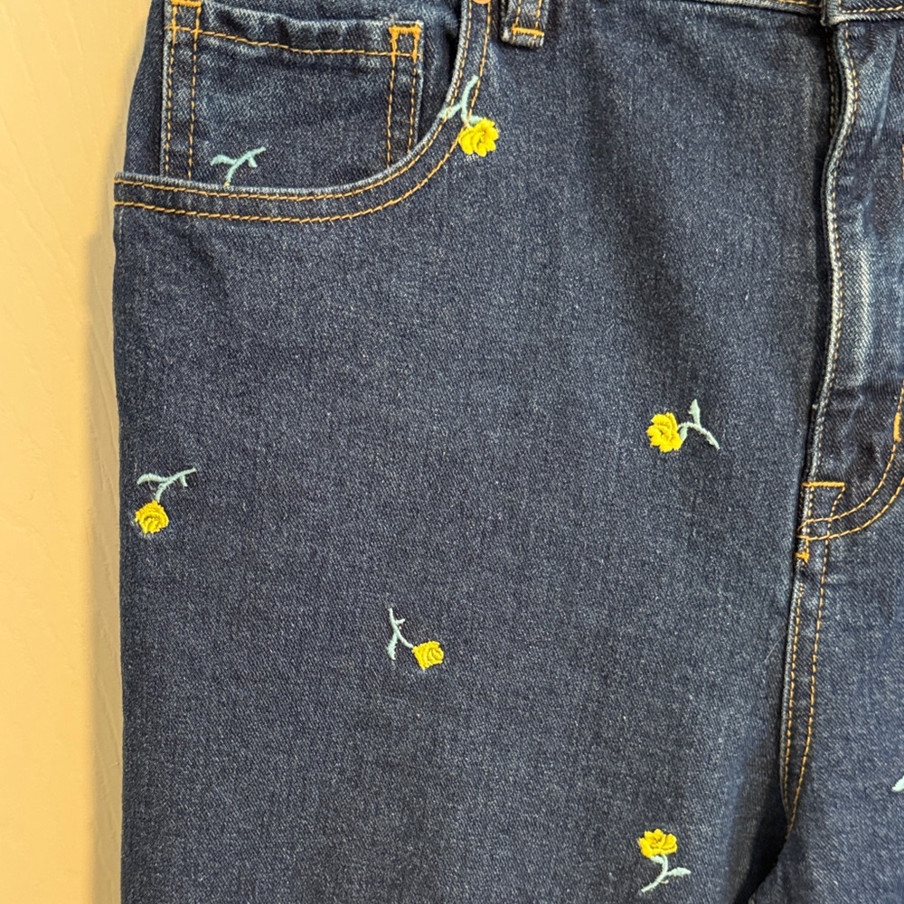 BDG Dark Blue mom Jeans high rise slim with Yellow Floral Embroidery - Picture 3 of 7